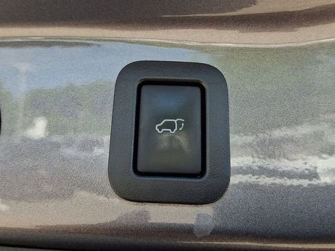 Used 2016 Toyota Highlander XLE AWD/4WD image 31