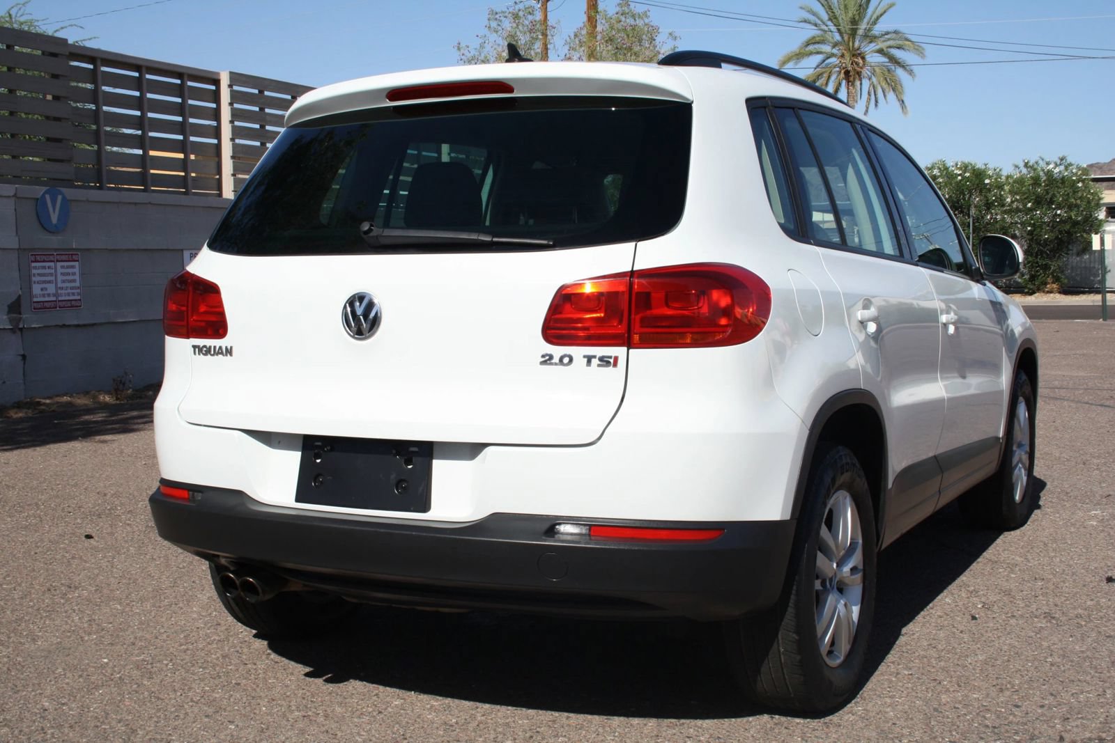 Used 2017 Volkswagen Tiguan S AWD/4WD image 4