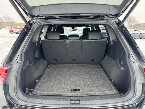 Used 2024 Volkswagen Tiguan SE R-Line w/ MDO Package, Two-Row image 6