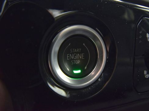 Used 2023 Chevrolet Silverado 1500 LT AWD/4WD image 38