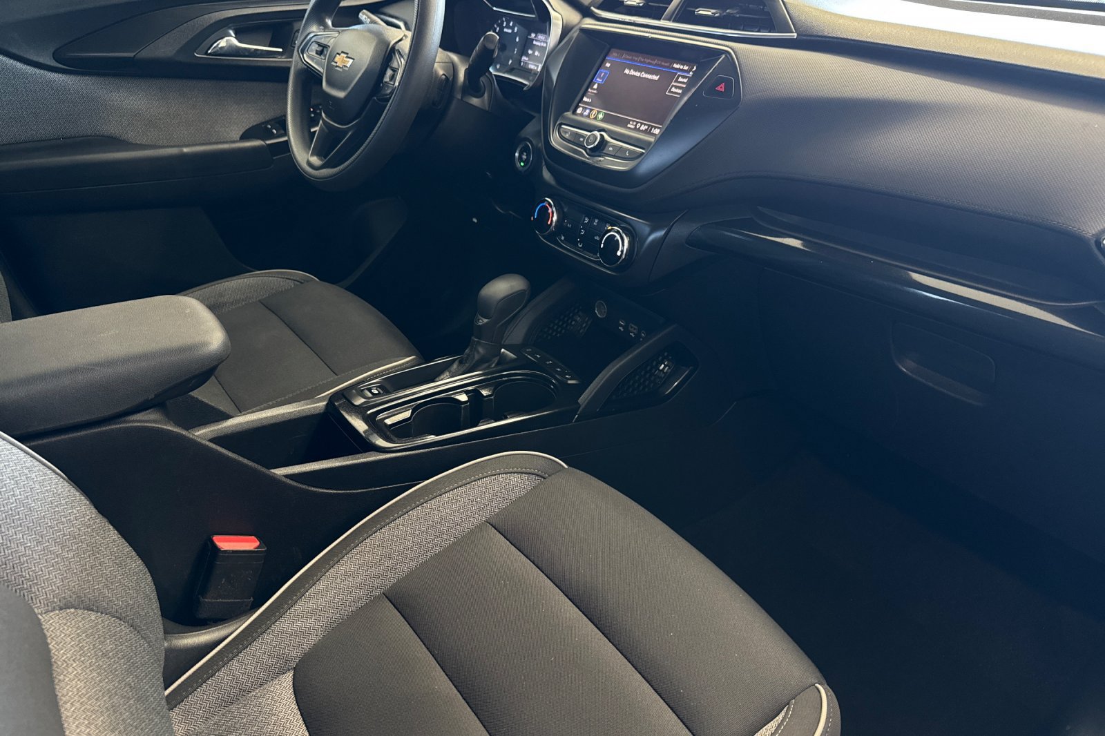 Used 2022 Chevrolet TrailBlazer LT w/ Confidence II Package FWD image 16