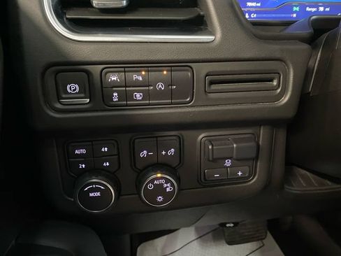 Used 2024 Chevrolet Tahoe LT w/ LT Signature Package AWD/4WD image 22
