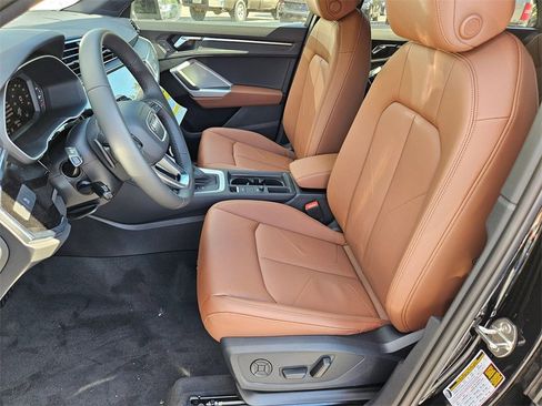 New 2025 Audi Q3 2.0T Premium image 8