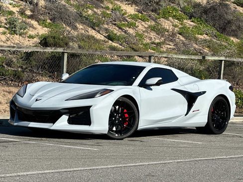Used 2024 Chevrolet Corvette Z06 image 1