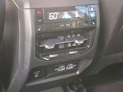 Used 2022 Jeep Grand Cherokee L Limited image 15