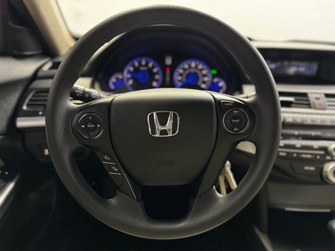 Used 2013 Honda Crosstour EX image 19