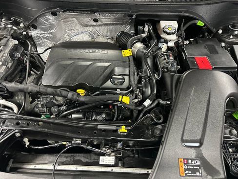Used 2025 Chevrolet Trax LS FWD image 24