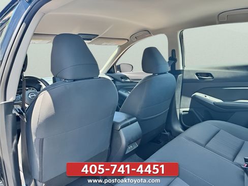 Used 2025 Nissan Altima 2.5 SV FWD image 30