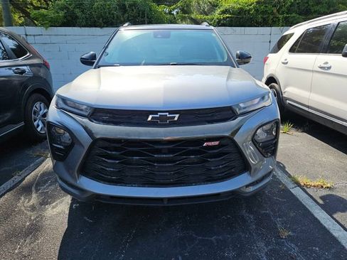 Used 2023 Chevrolet TrailBlazer RS FWD image 3