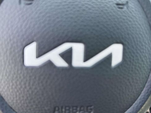 Certified 2022 Kia Seltos EX AWD/4WD image 32