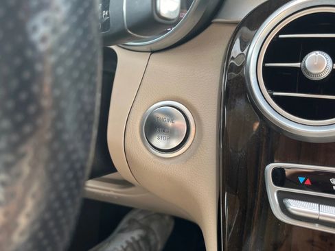 Used 2017 Mercedes-Benz GLC 300 4MATIC image 24