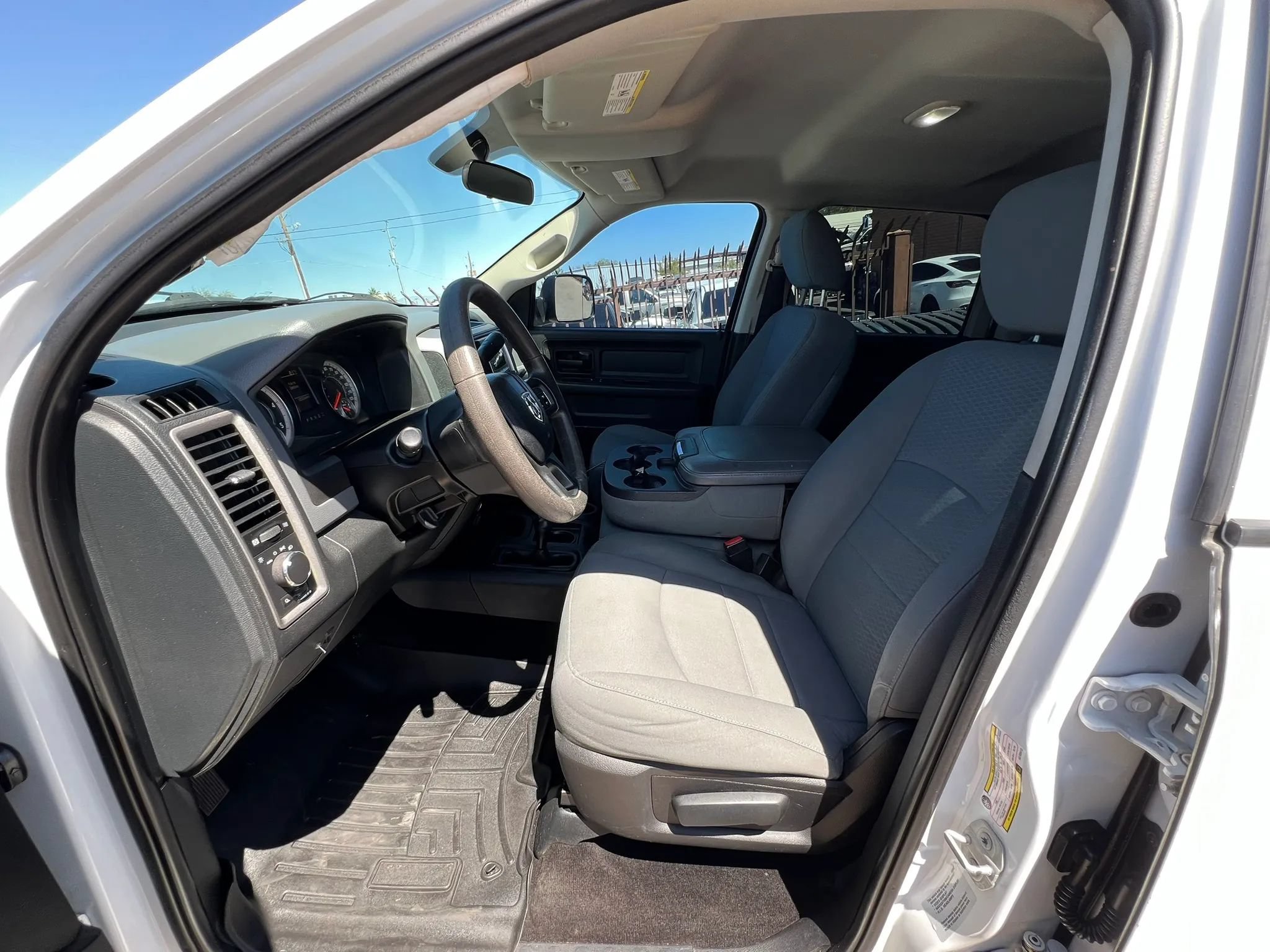 Used 2016 RAM 2500 Tradesman w/ Chrome Appearance Group AWD/4WD image 15