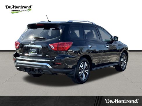 Used 2017 Nissan Pathfinder SL w/ SL Tech Package image 5