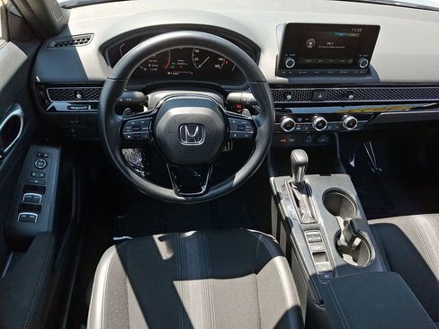 Used 2023 Honda Civic Sport image 11
