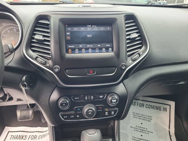 Used 2019 Jeep Cherokee Latitude w/ Popular Appearance Group AWD/4WD image 6