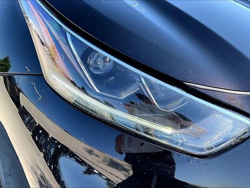 Used 2020 Toyota Highlander Limited FWD image 38