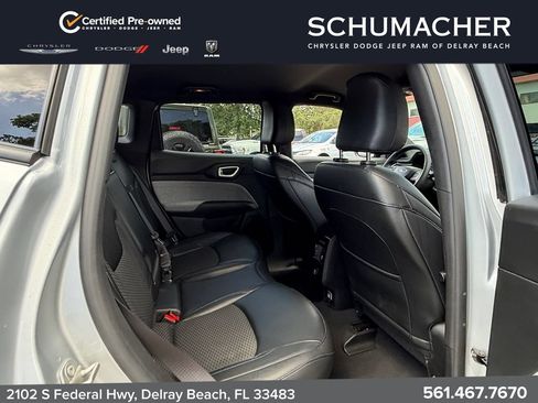 Used 2024 Jeep Compass Latitude AWD/4WD image 18