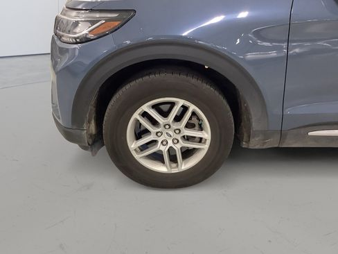 Used 2025 Ford Explorer Active RWD image 8