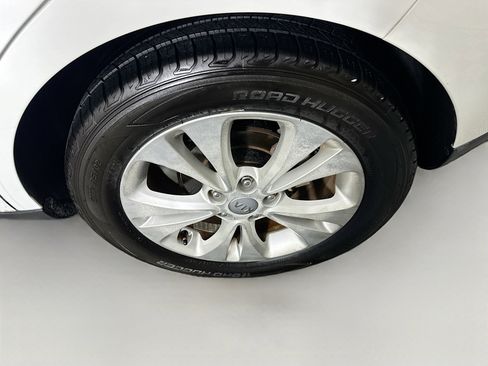 Used 2015 Kia Soul + FWD image 11