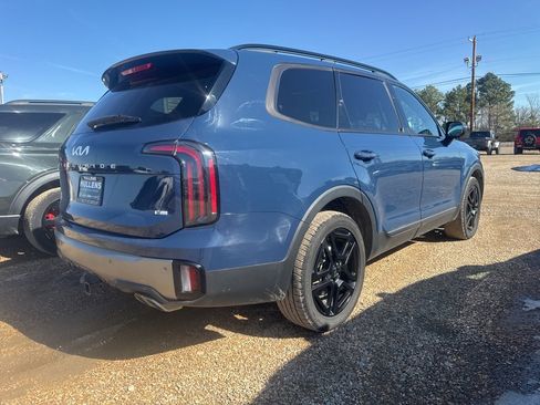 Used 2023 Kia Telluride EX X-Line image 2