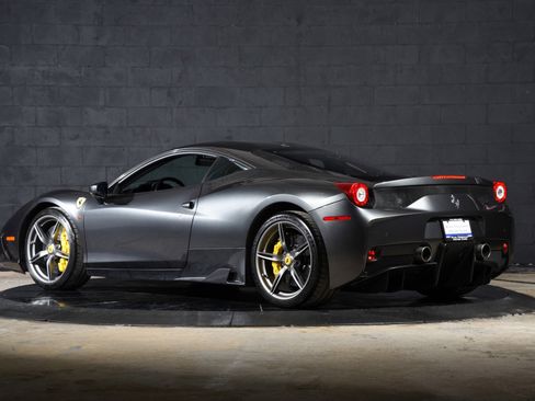 Used 2014 Ferrari 458 Speciale Coupe RWD image 8