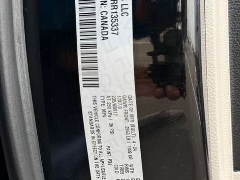 Used 2024 Chrysler Pacifica Touring-L image 30