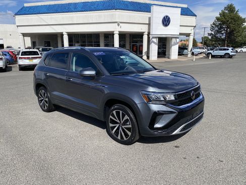 Certified 2023 Volkswagen Taos SE FWD image 45