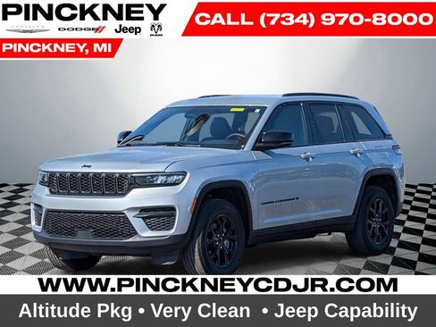 Used 2025 Jeep Grand Cherokee Altitude AWD/4WD image 1
