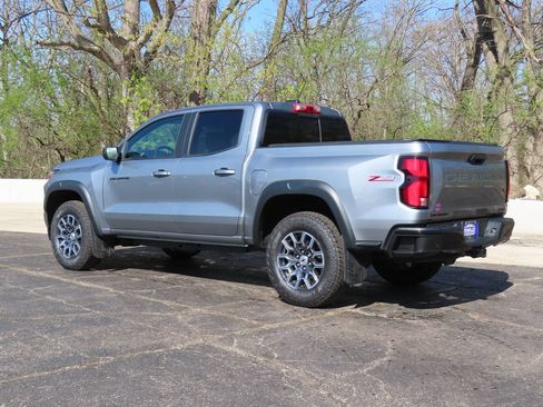 Used 2023 Chevrolet Colorado Z71 w/ Z71 Convenience Package 2 AWD/4WD image 28