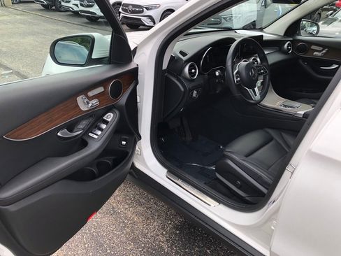 Used 2022 Mercedes-Benz GLC 300 4MATIC w/ Premium Package Lite image 11