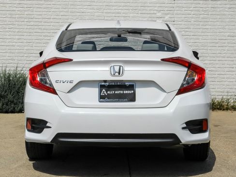 Used 2018 Honda Civic EX image 8