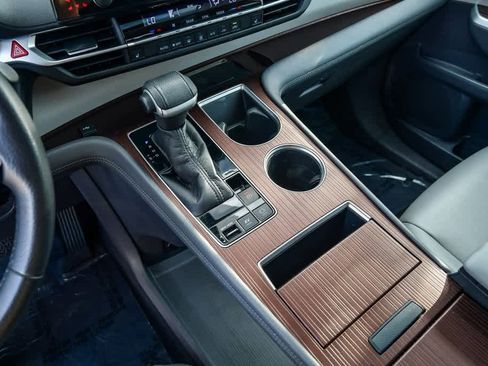 Used 2021 Toyota Sienna XLE w/ XLE Plus Package image 23