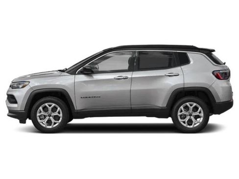 Certified 2025 Jeep Compass Limited w/ Elite Group AWD/4WD image 3