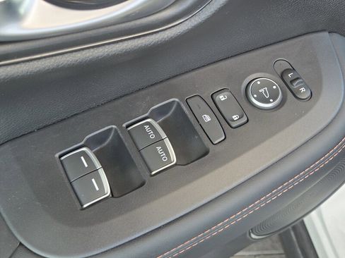 Used 2025 Honda HR-V Sport image 23