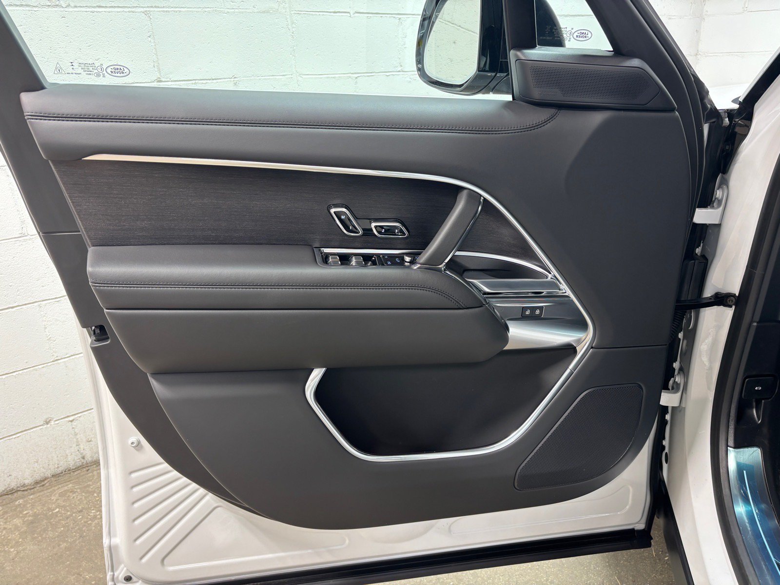 New 2026 Land Rover Range Rover SE AWD/4WD image 23