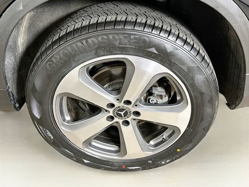 Used 2022 Mercedes-Benz GLC 300 4MATIC image 11