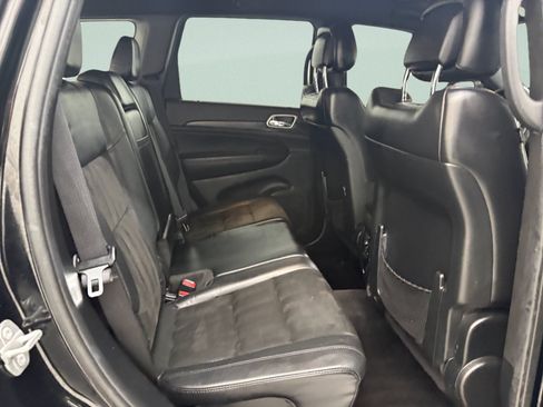 Used 2018 Jeep Grand Cherokee Laredo RWD image 31