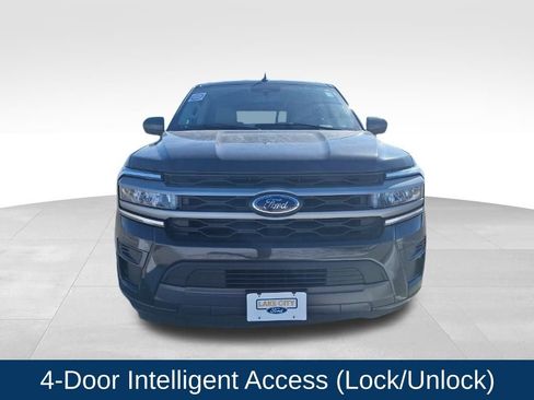 Used 2024 Ford Expedition Max XLT image 9