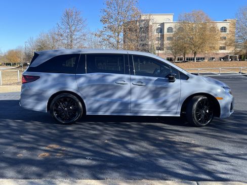 Certified 2025 Honda Odyssey Sport-L image 10