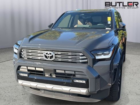 Used 2025 Toyota 4Runner Limited AWD/4WD image 3