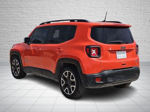 Used 2018 Jeep Renegade Latitude w/ Popular Equipment Group FWD image 3