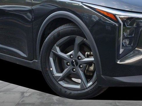 Used 2025 Kia K4 FWD image 3