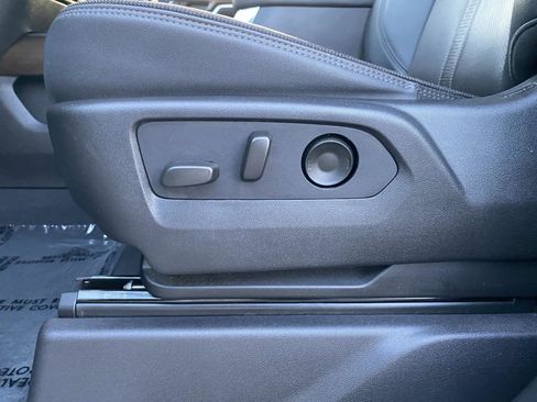 Used 2024 Chevrolet Silverado 1500 High Country w/ Technology Package image 23