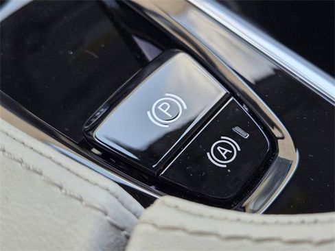 Used 2025 Volvo XC90 T8 Plus w/ Protection Package Premier image 28