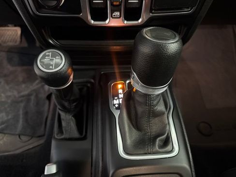 Used 2023 Jeep Wrangler Unlimited w/ Cold Weather Group AWD/4WD image 33