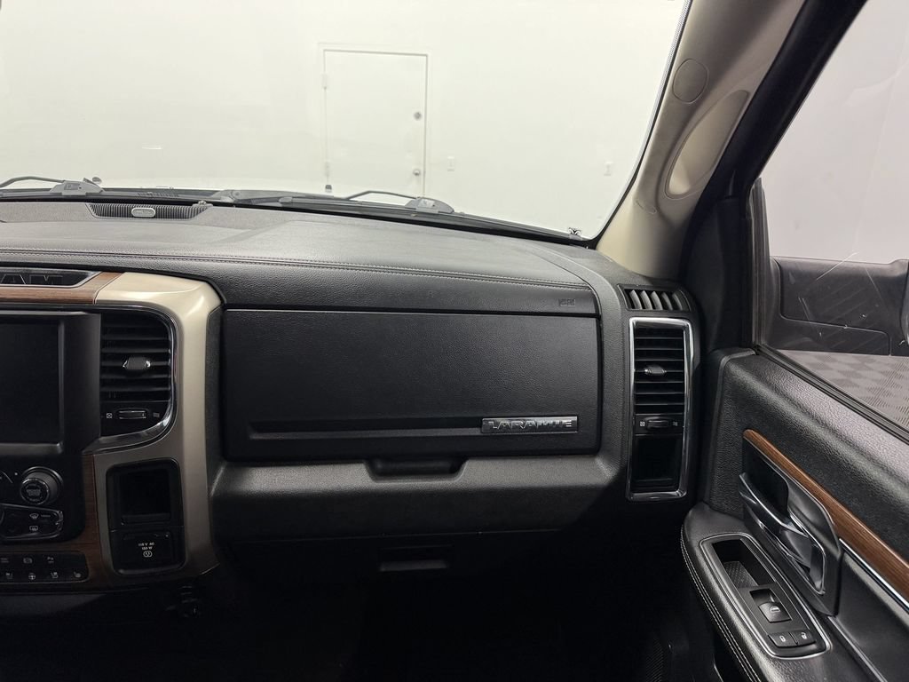 Used 2014 RAM 3500 Laramie w/ Convenience Group AWD/4WD image 31