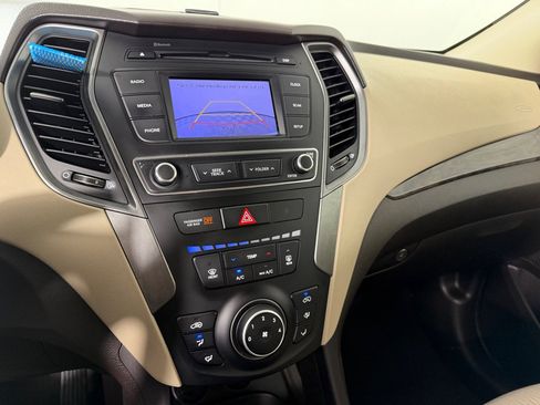 Used 2018 Hyundai Santa Fe Sport w/ Winter Weather Package FWD image 17