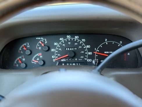 Used 2001 Ford F350 XLT image 23
