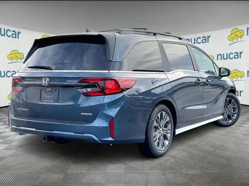 New 2026 Honda Odyssey Touring image 7