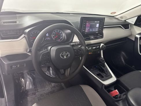 Used 2021 Toyota RAV4 XLE AWD/4WD image 22
